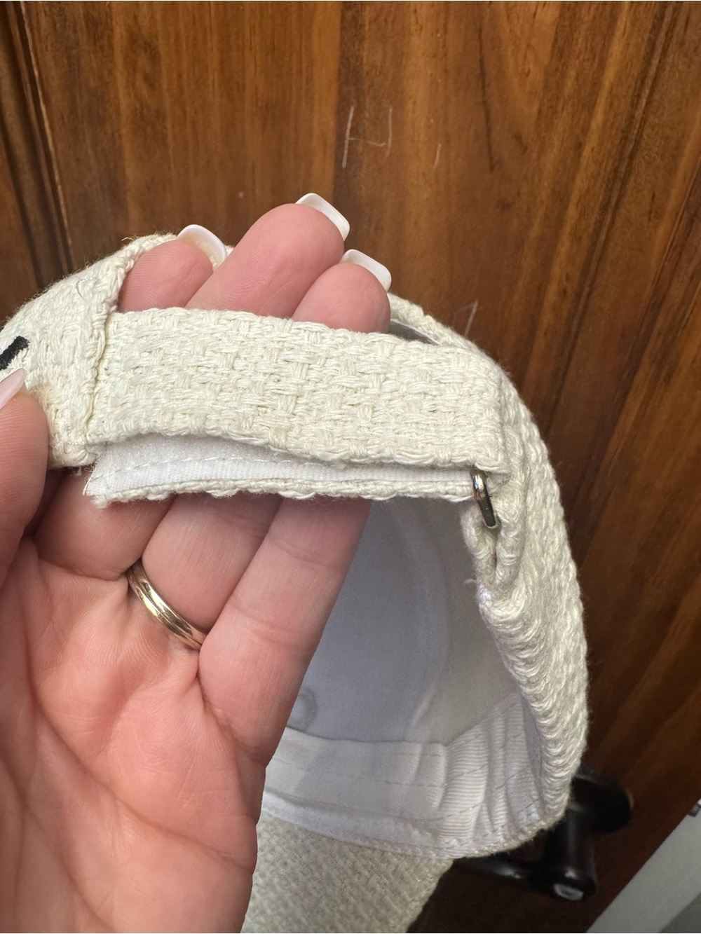 White tweed cap - source unknown - Picture 11 of 11